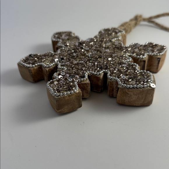 Wood Sequins Beads Snowflake Ornament - Picture 5 of 8